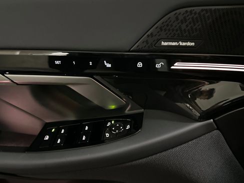 Used 2026 BMW 530i w/ Premium Package RWD image 16