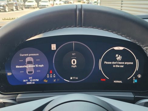 Certified 2025 Porsche Macan Electric RWD image 27