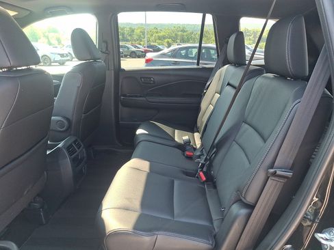Used 2023 Honda Passport EX-L image 11