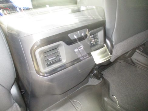 New 2026 GMC Sierra 1500 AT4 w/ Technology Package AWD/4WD image 33