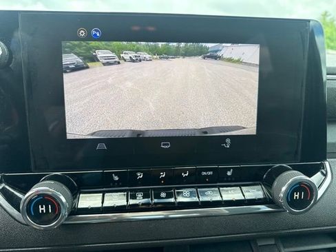 Used 2025 Chevrolet Colorado Trail Boss AWD/4WD image 22