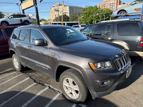 Used 2015 Jeep Grand Cherokee Laredo w/ Quick Order Package 23E AWD/4WD image 4
