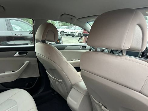 Used 2016 Hyundai Sonata SE w/ Cargo Package FWD image 10
