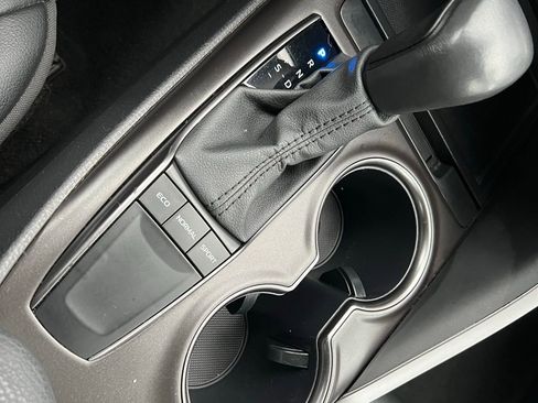 Used 2024 Toyota Camry SE image 15