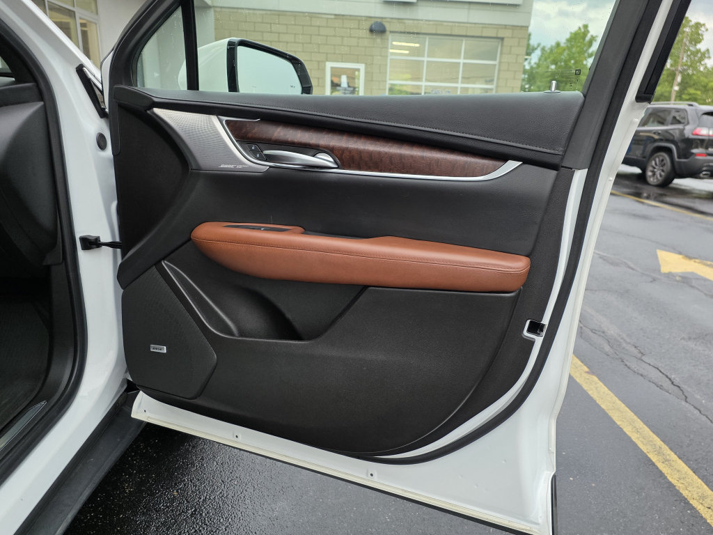 Used 2023 Cadillac XT5 Premium Luxury w/ Technology Package AWD/4WD image 43