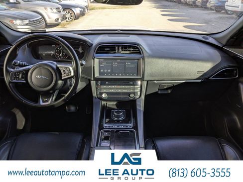 Used 2019 Jaguar F-PACE S image 16