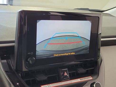 Used 2025 Toyota Corolla LE FWD image 29