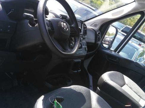 Used 2025 RAM ProMaster 2500 w/ Convenience Group FWD image 8