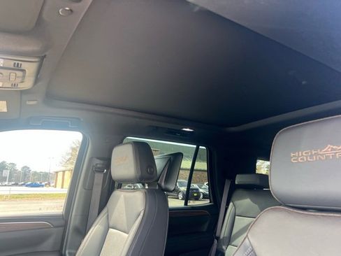 Used 2024 Chevrolet Tahoe High Country w/ Advanced Technology Package image 17