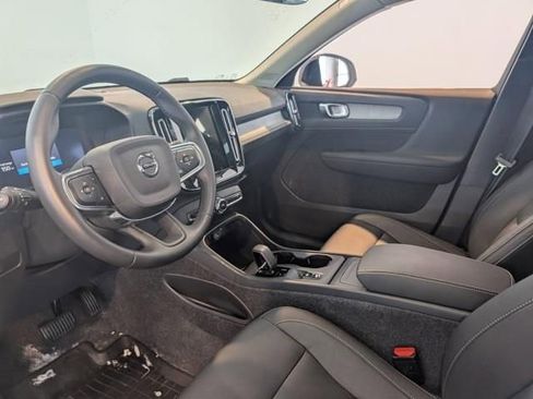 Used 2026 Volvo XC40 B5 Core w/ Climate Package image 14