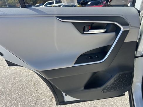 Used 2019 Toyota RAV4 Limited image 28