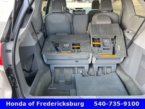 Used 2011 Toyota Sienna XLE w/ XLE Navigation Pkg image 23