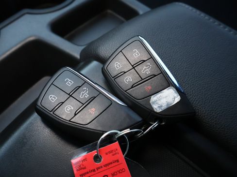 Used 2023 Chevrolet Silverado 1500 LT AWD/4WD image 25
