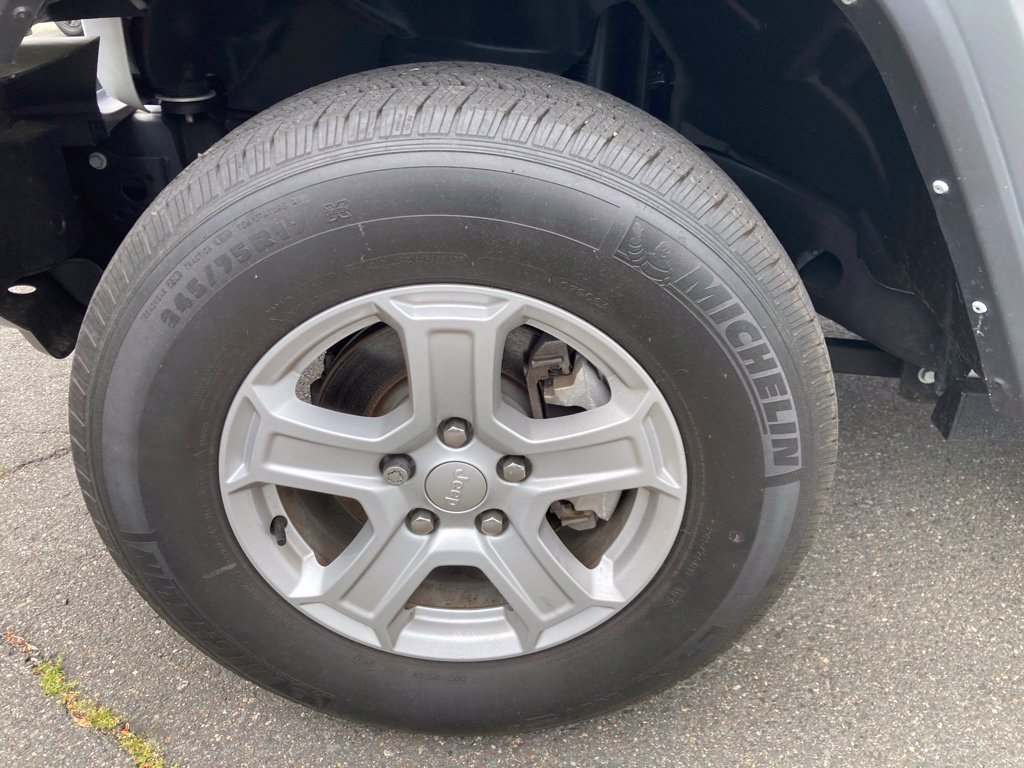 Used 2022 Jeep Wrangler Sport AWD/4WD image 23