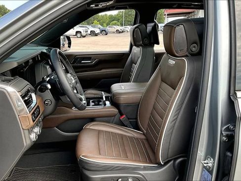 Used 2026 GMC Yukon Denali Ultimate AWD/4WD image 21