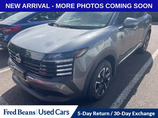 Used 2025 Nissan Kicks SV AWD/4WD image 3