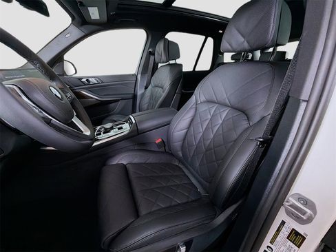 New 2026 BMW X5 xDrive40i w/ Climate Comfort Package image 12