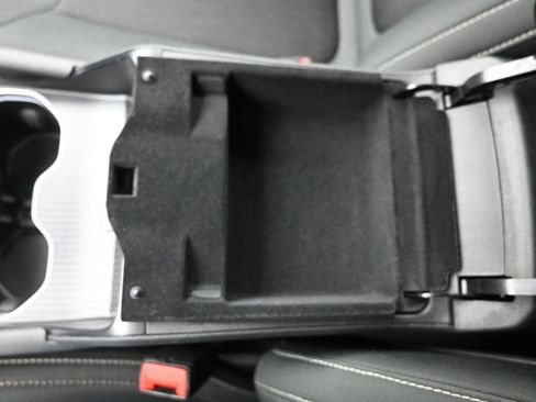 Used 2024 Jeep Grand Cherokee Laredo image 23