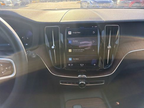 Used 2023 Volvo XC60 B5 Plus FWD image 13