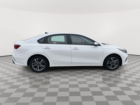 Used 2023 Kia Forte LXS image 8