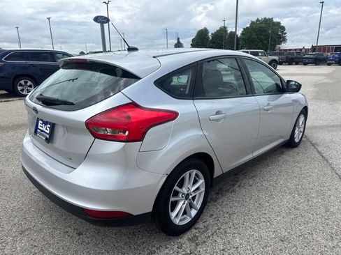 Used 2018 Ford Focus SE FWD image 3
