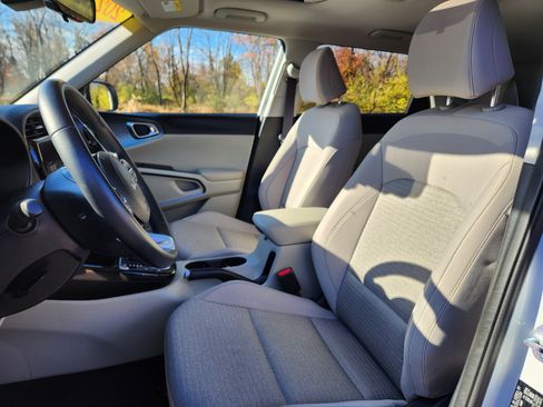Used 2023 Kia Soul EX image 10