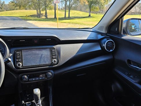 Used 2021 Nissan Kicks SV image 26