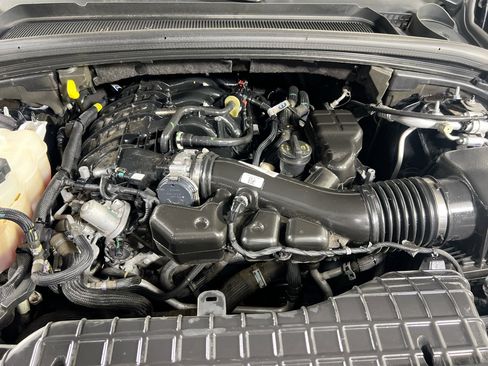 Used 2023 Jeep Grand Cherokee Limited w/ Black Appearance Package AWD/4WD image 29