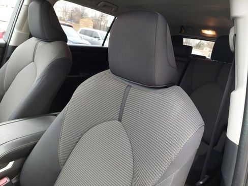 Certified 2024 Toyota Highlander LE image 6