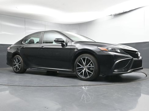 Certified 2023 Toyota Camry SE image 24