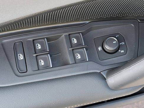 Certified 2026 Volkswagen Tiguan SE R-Line AWD/4WD image 19