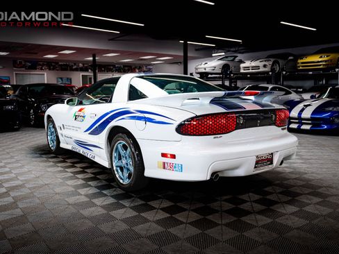 Used 1999 Pontiac Firebird Formula RWD image 2