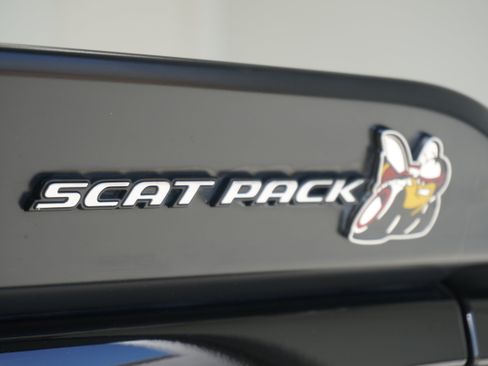 Used 2021 Dodge Challenger R/T Scat Pack RWD image 9