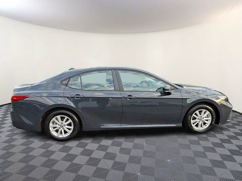 Used 2025 Toyota Camry LE image 7