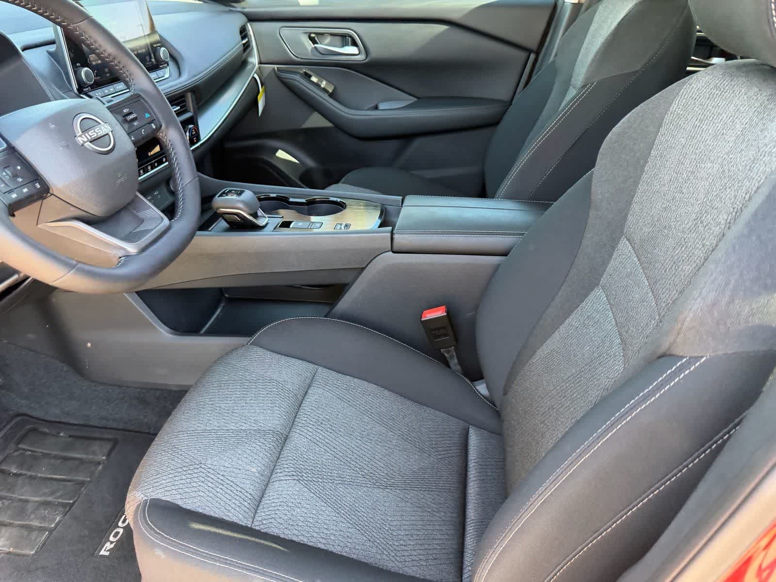 Used 2026 Nissan Rogue SV FWD image 20