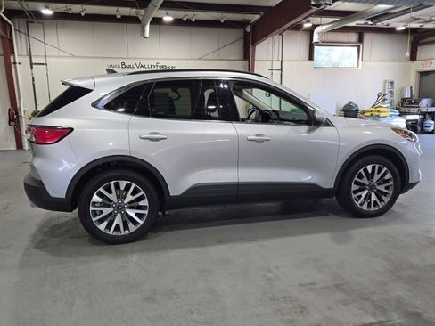 Used 2020 Ford Escape Titanium image 6