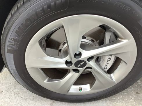 Used 2026 Genesis GV70 2.5T Advanced image 14