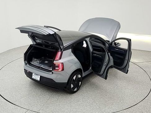 New 2026 Volvo EX30 Plus w/ Protection Package image 43
