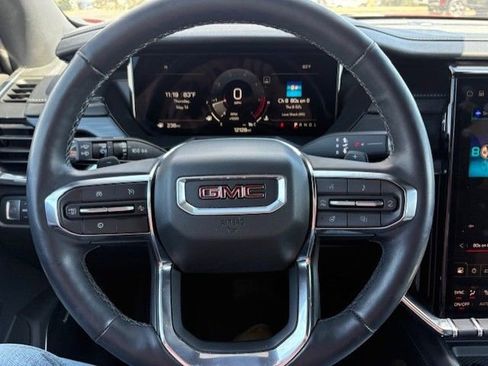 Used 2024 GMC Acadia Elevation FWD image 11