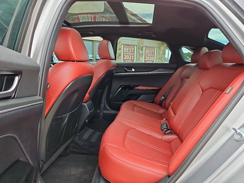 Used 2025 Kia K5 GT-Line w/ GT-Line Premium Package FWD image 9