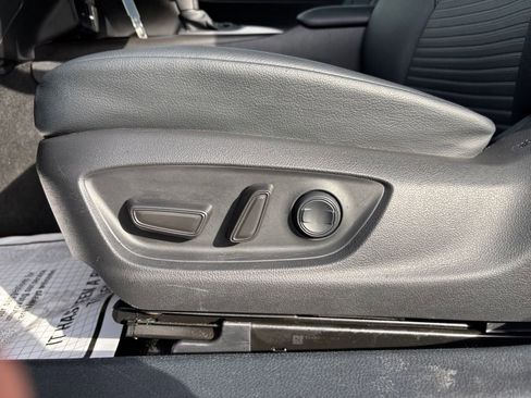 Used 2022 Toyota Camry SE FWD image 25
