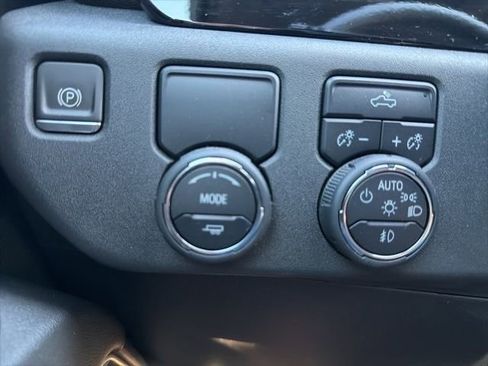 Used 2024 Chevrolet Silverado 1500 RST image 16