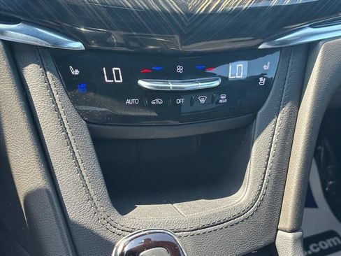 Used 2023 Cadillac XT6 Premium Luxury FWD image 19