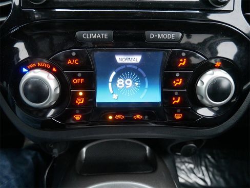 Used 2015 Nissan Juke SV w/ Technology Package image 28