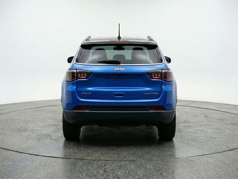 Used 2025 Jeep Compass Limited image 7