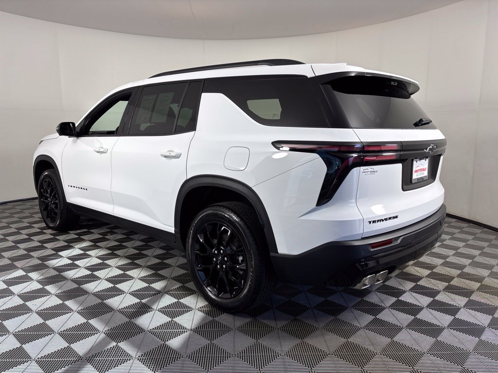 Certified 2026 Chevrolet Traverse LT w/ Midnight/Sport Edition FWD image 7