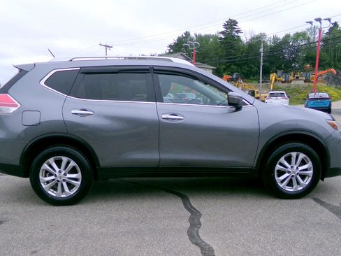 Used 2015 Nissan Rogue SV image 6