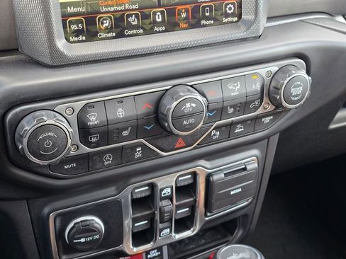 Used 2023 Jeep Wrangler Unlimited Rubicon w/ Safety Group AWD/4WD image 36