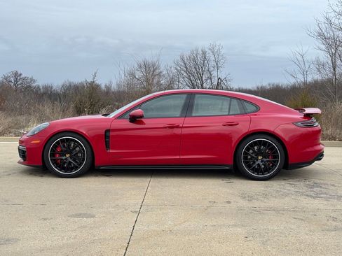 Certified 2019 Porsche Panamera GTS image 2