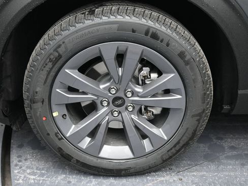 New 2026 Ford Explorer Active w/ Active Comfort Package image 10